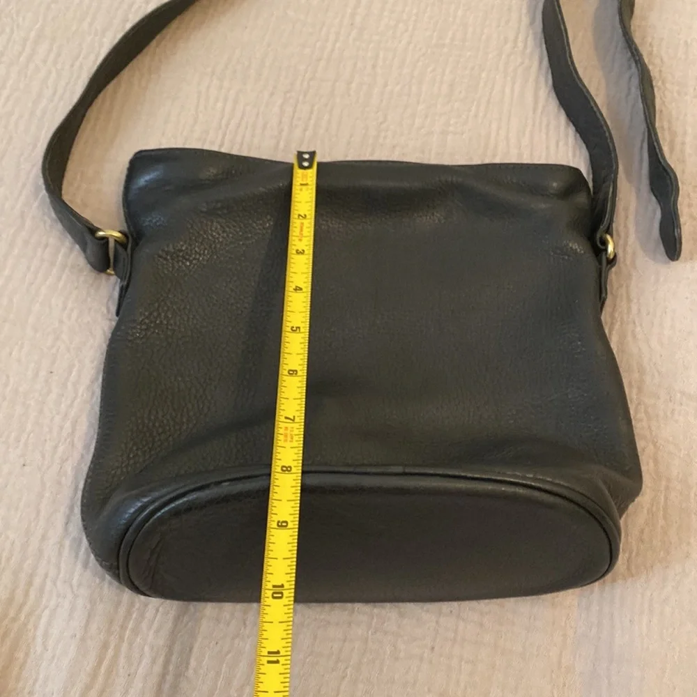 Coach Vintyge Sonama No 4907 Black Leather Crossbody Shoulder Bag